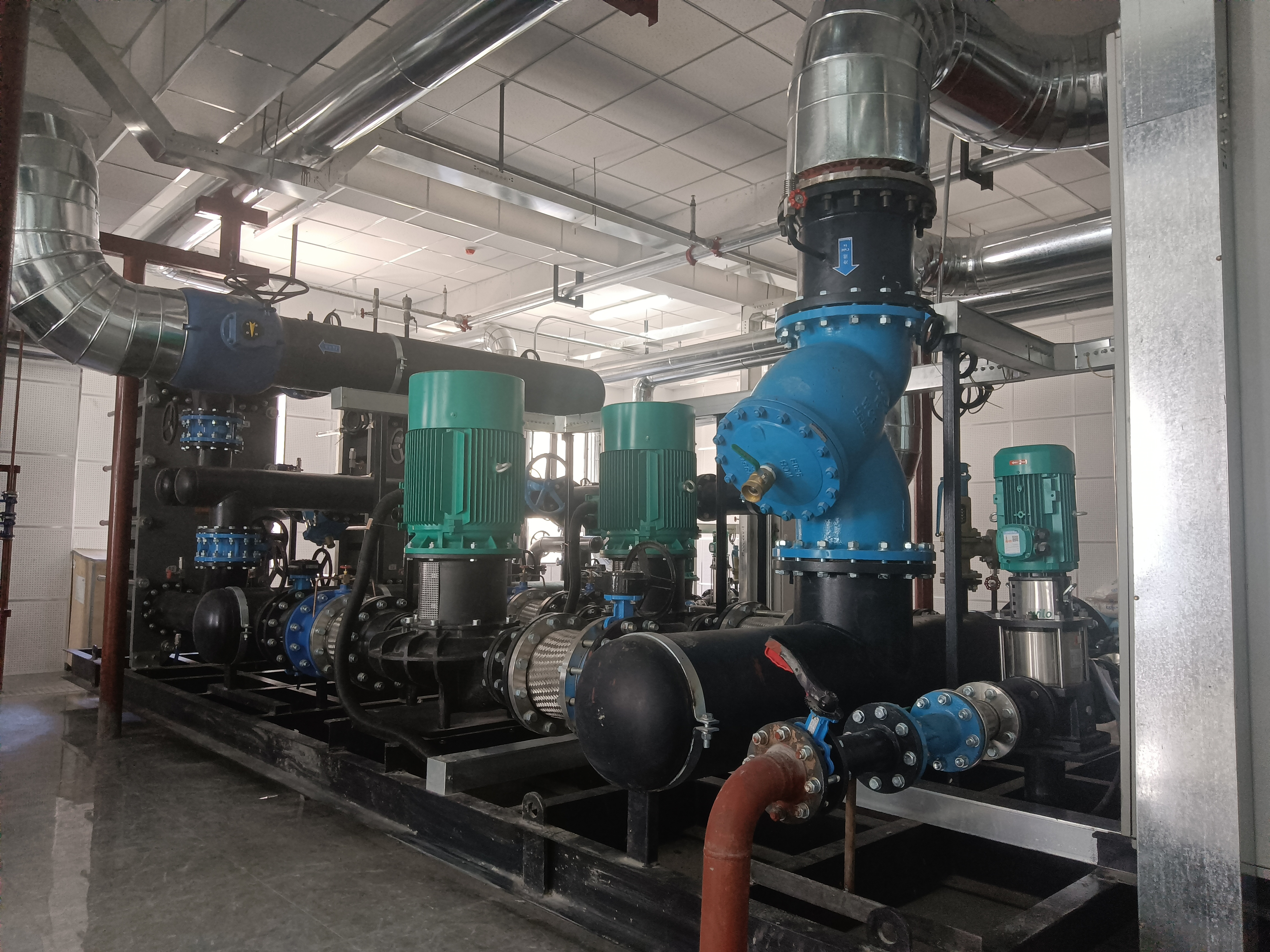 A . 內蒙古呼和浩特金地名峰-2