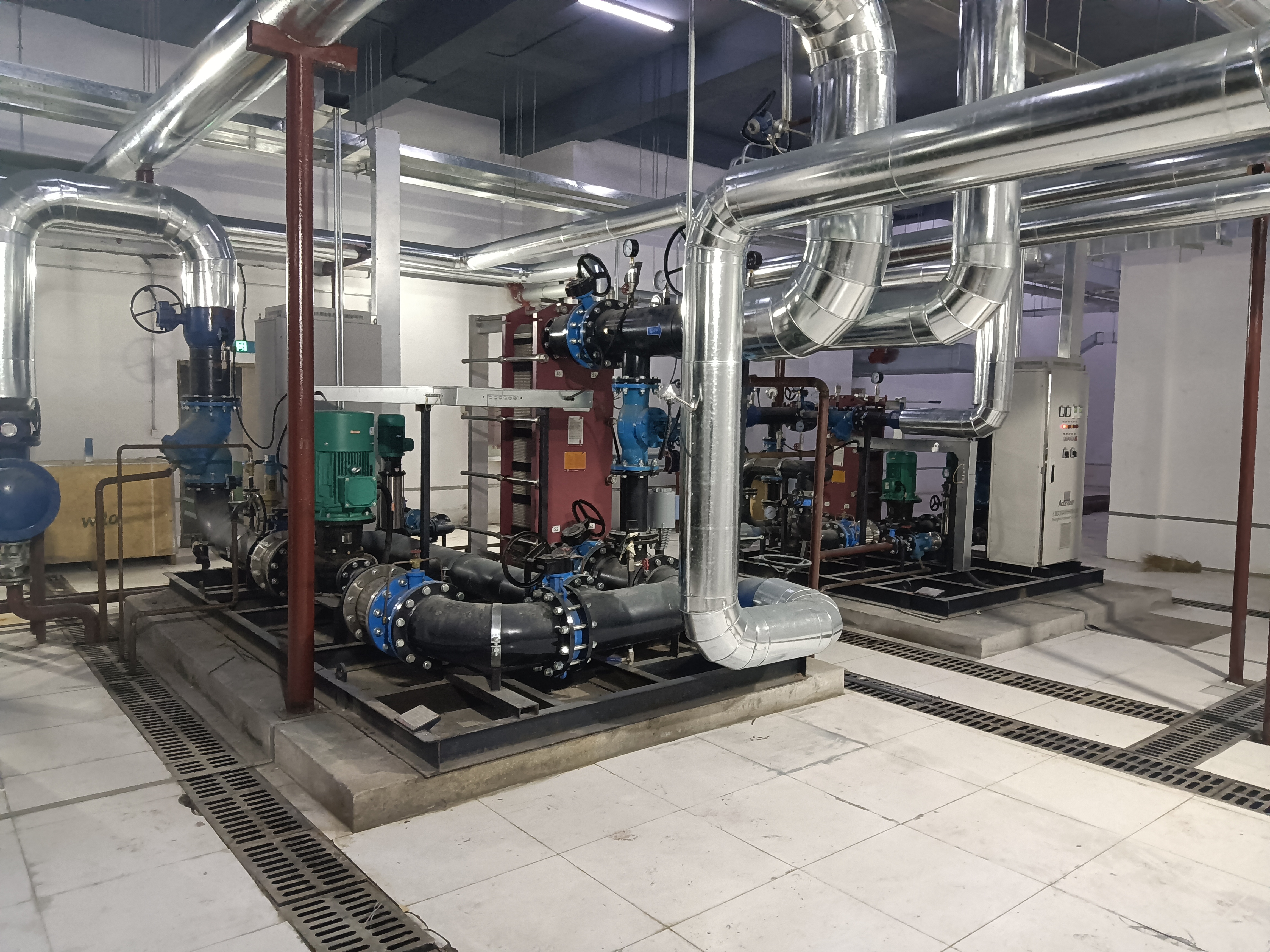 A . 內蒙古呼和浩特金地名峰二期-2